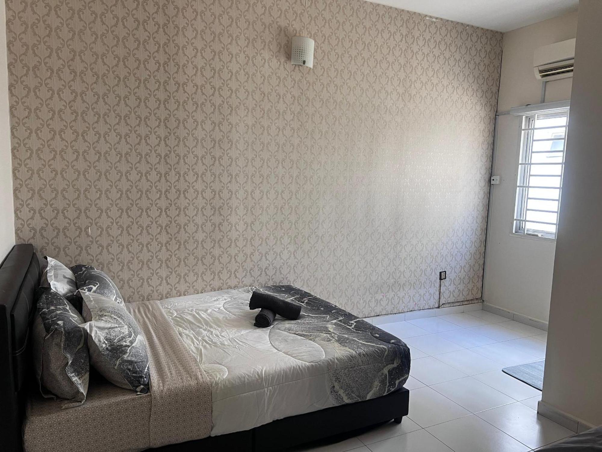 Setia 9 Austin Near Longsing Yijia Helixuan New Cathay Restaurant Rumah percutian Johor Bahru